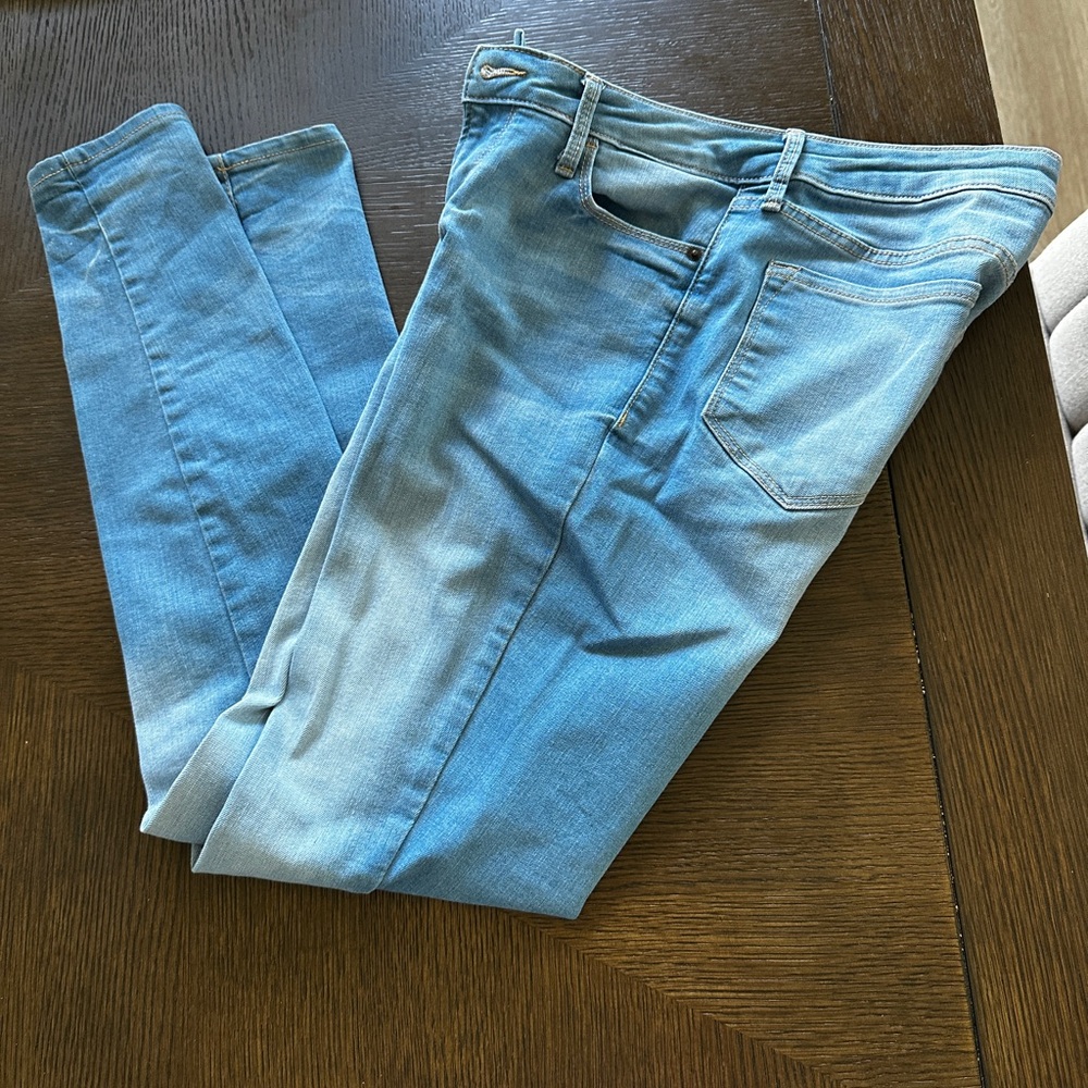 Old Navy Women's Light Blue High Rise Jeans